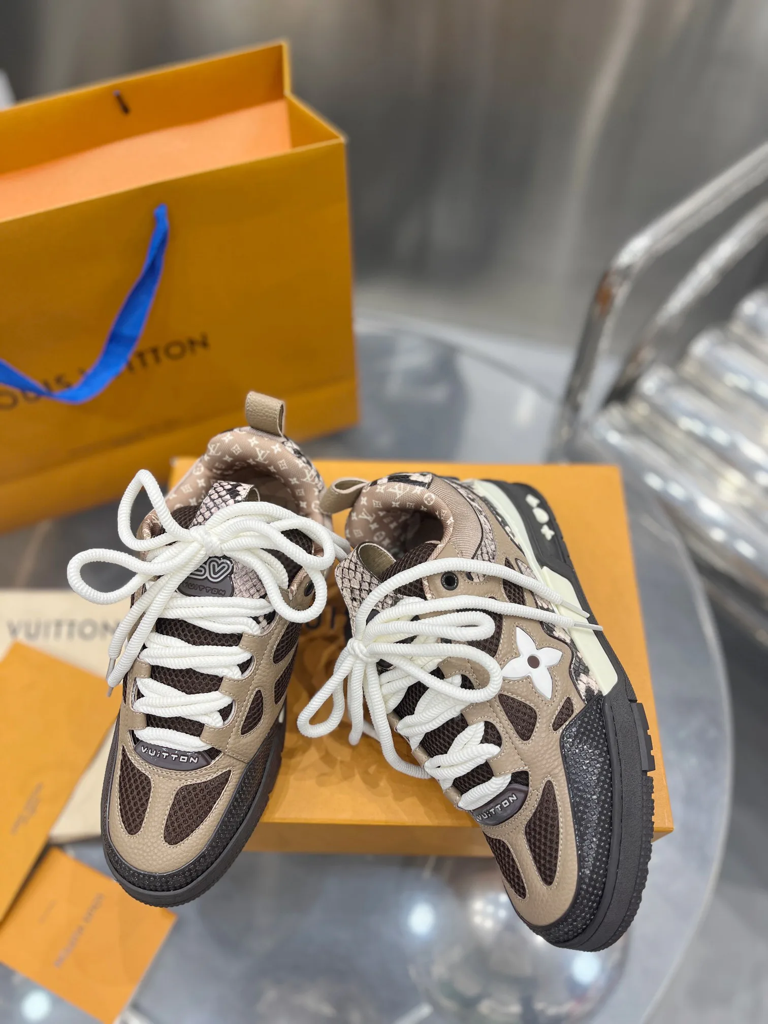Кроссовки Женские Louis Vuitton 1141905