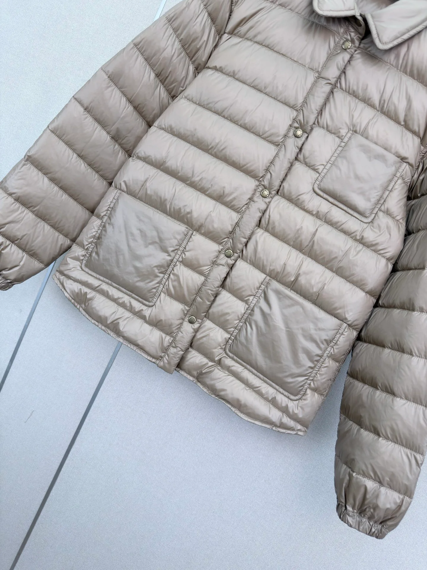Куртки И Пуховики Женские Moncler 18108514