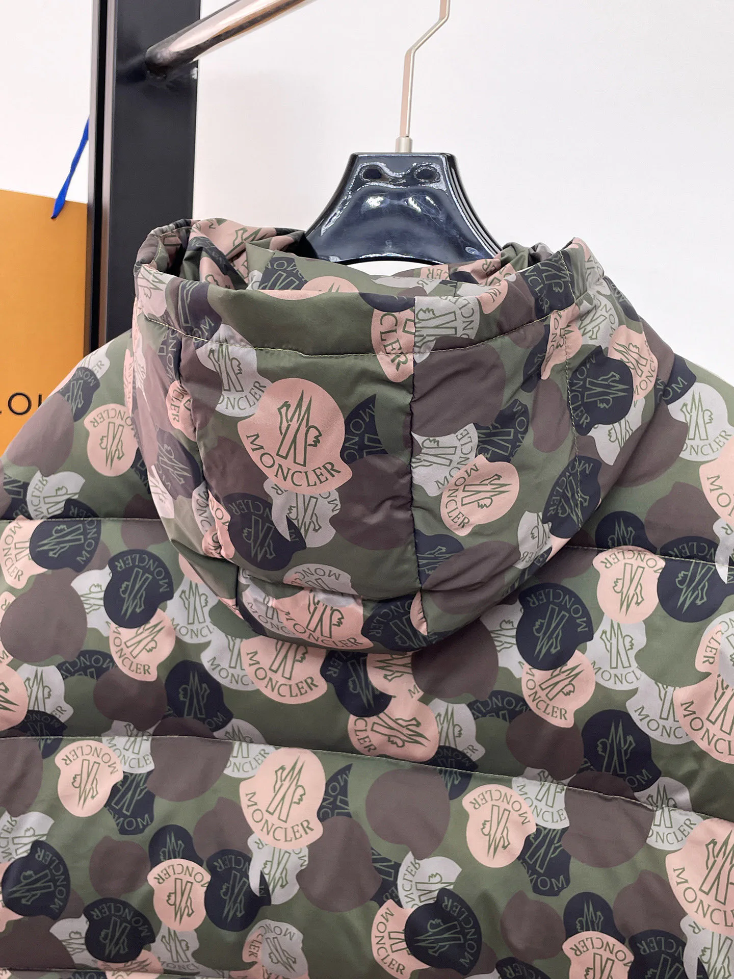 Куртки И Пуховики Женские Moncler 18740341