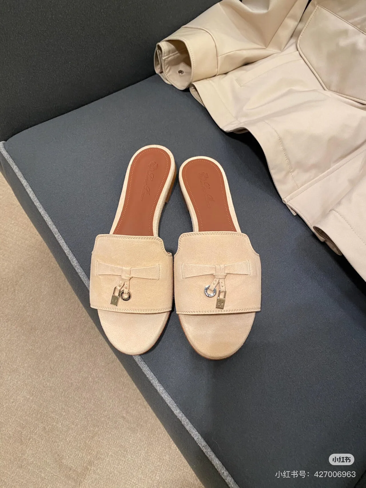 Шлепанцы Женские Loro Piana 25986