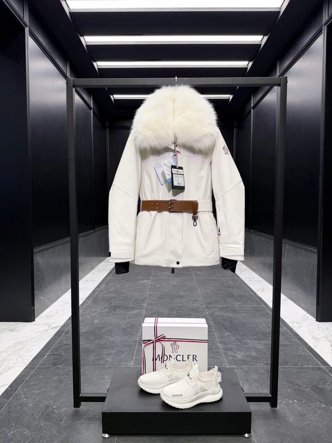 Куртки И Пуховики Женские Moncler 1124637