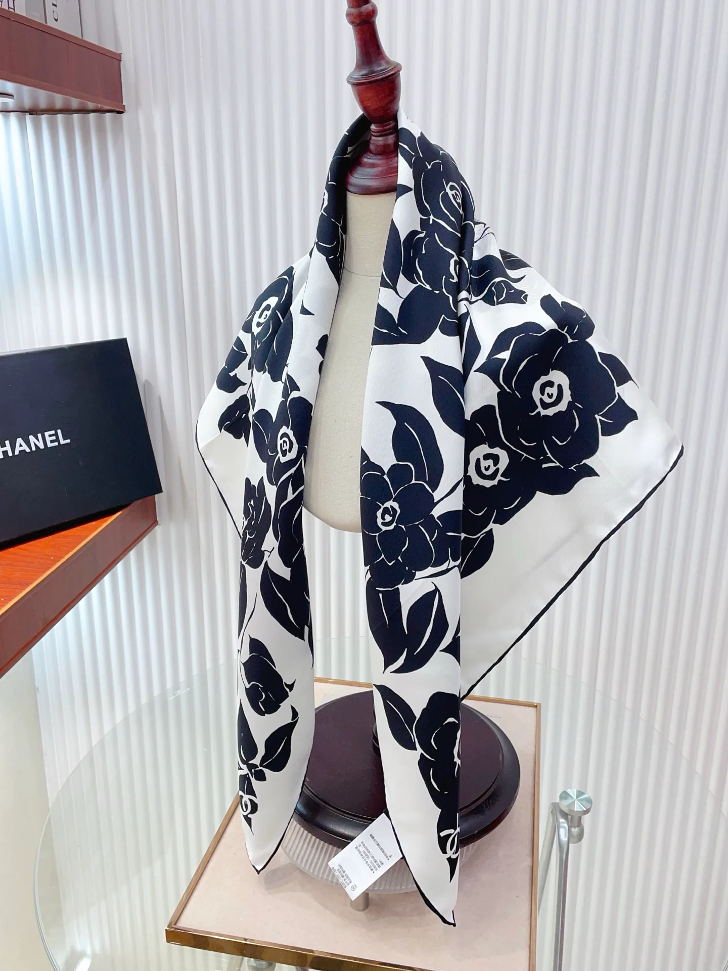 Платки Chanel 13119715