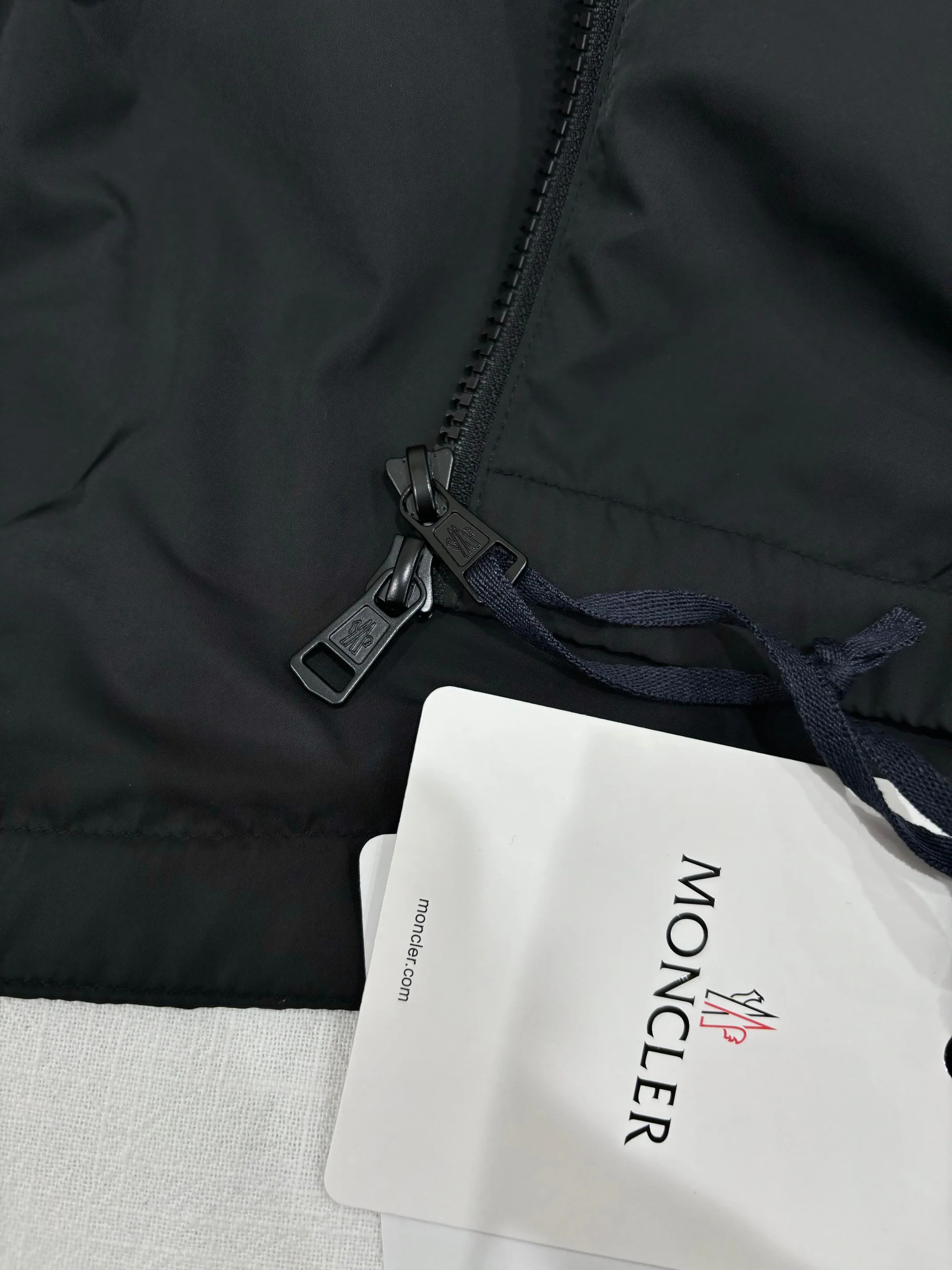 Куртки И Пуховики Мужские Moncler 11479477