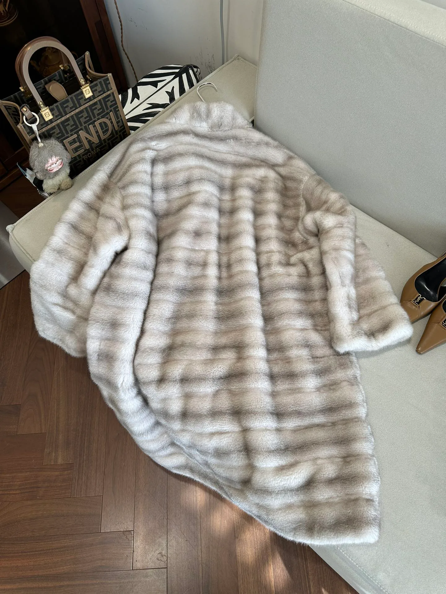 Шубы Женские Fendi 1388432