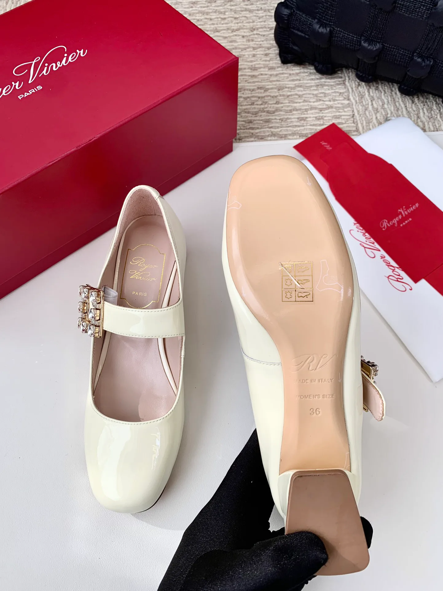 Туфли Женские Roger Vivier 17990352