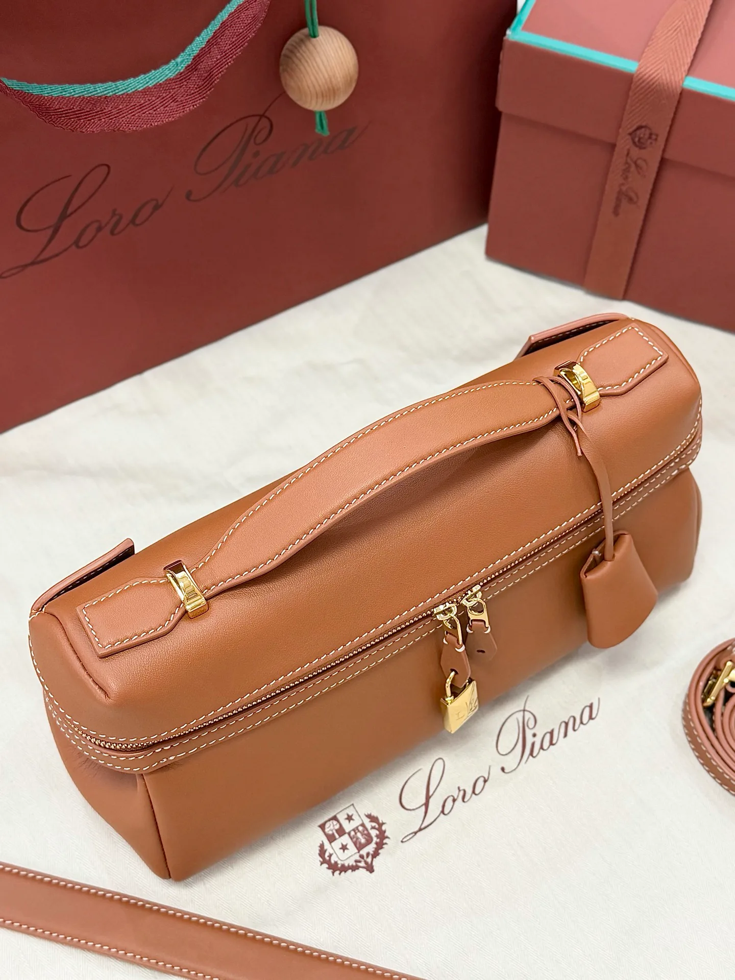 Классические Сумки Женские Loro Piana 17692345