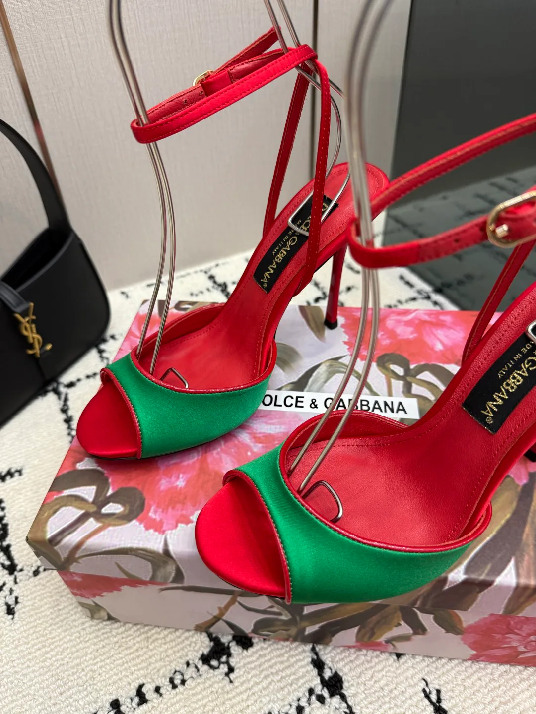 Босоножки Женские Dolce & Gabbana 18335960