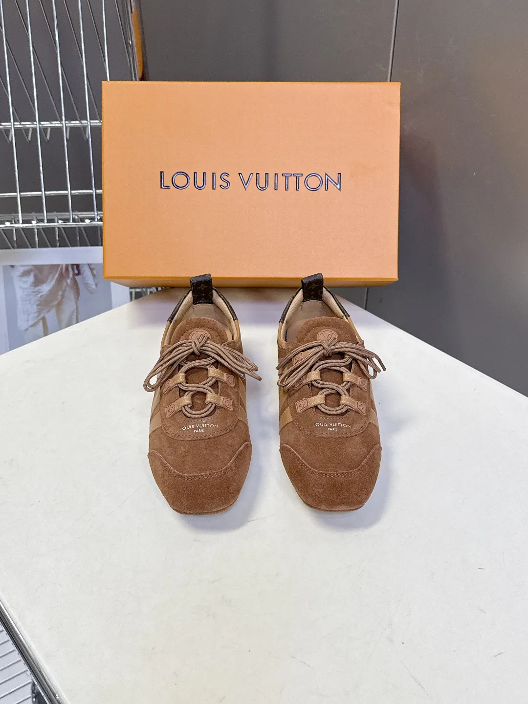 Кроссовки Женские Louis Vuitton 13370946