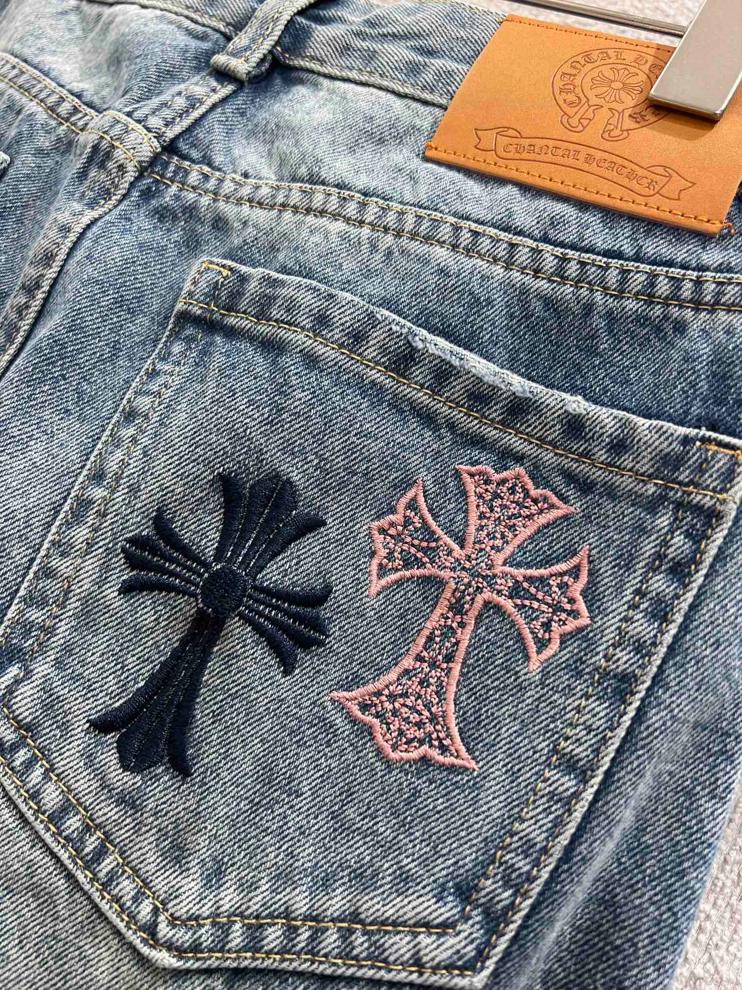 Джинсы Женские Chrome Hearts 5674418