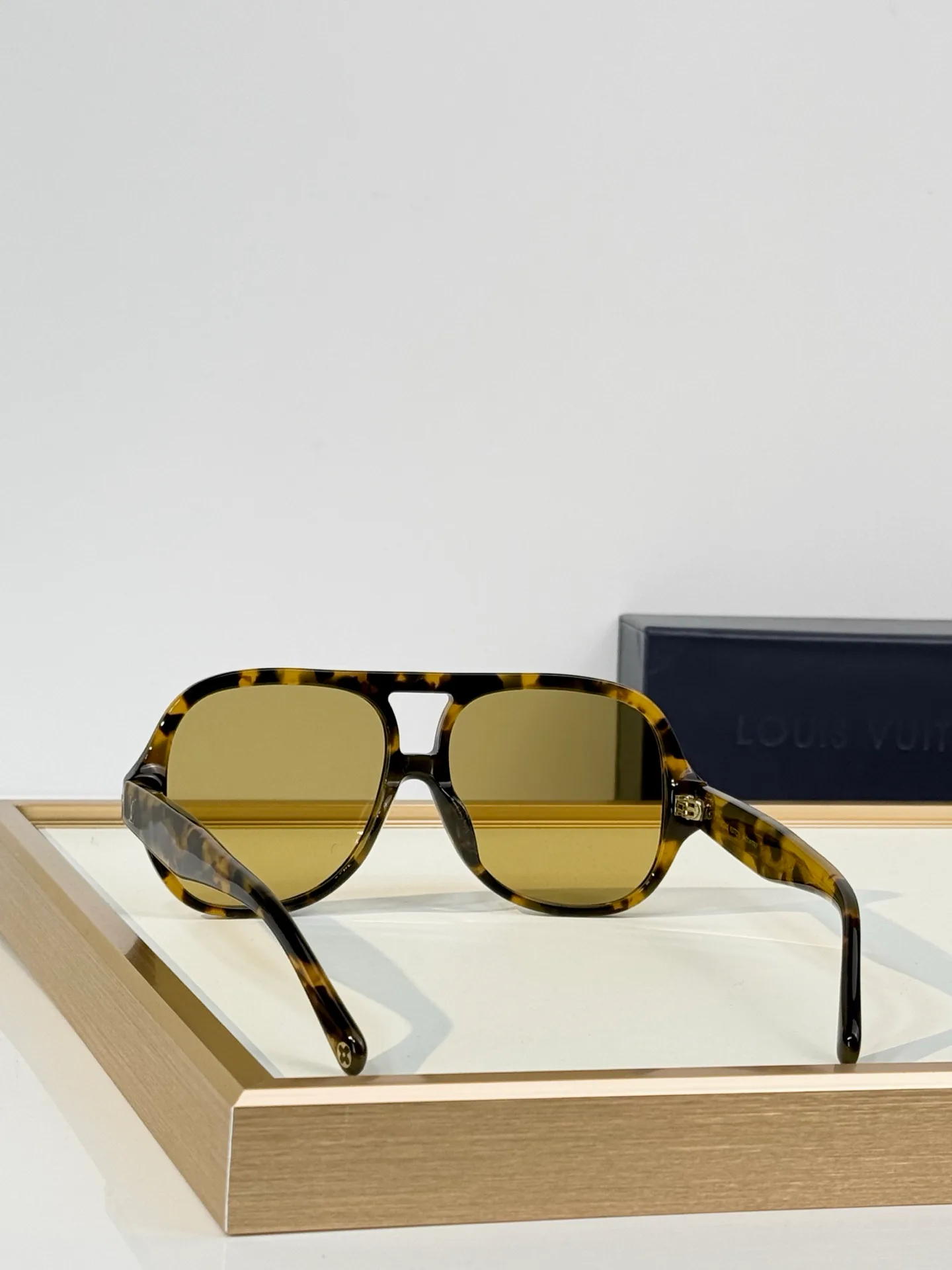 Очки Louis Vuitton 18201387