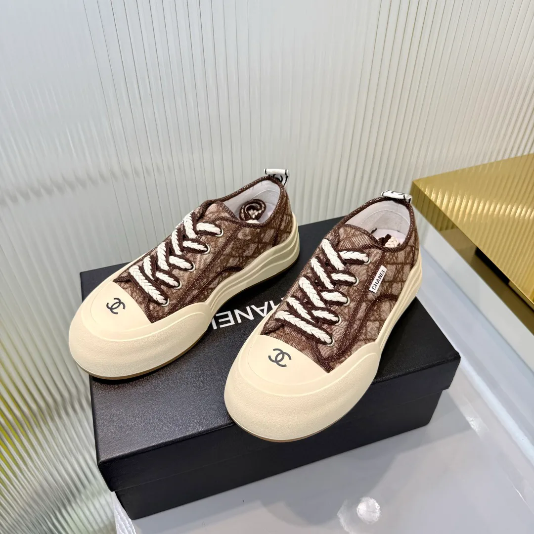 Кроссовки Женские Chanel 18366979