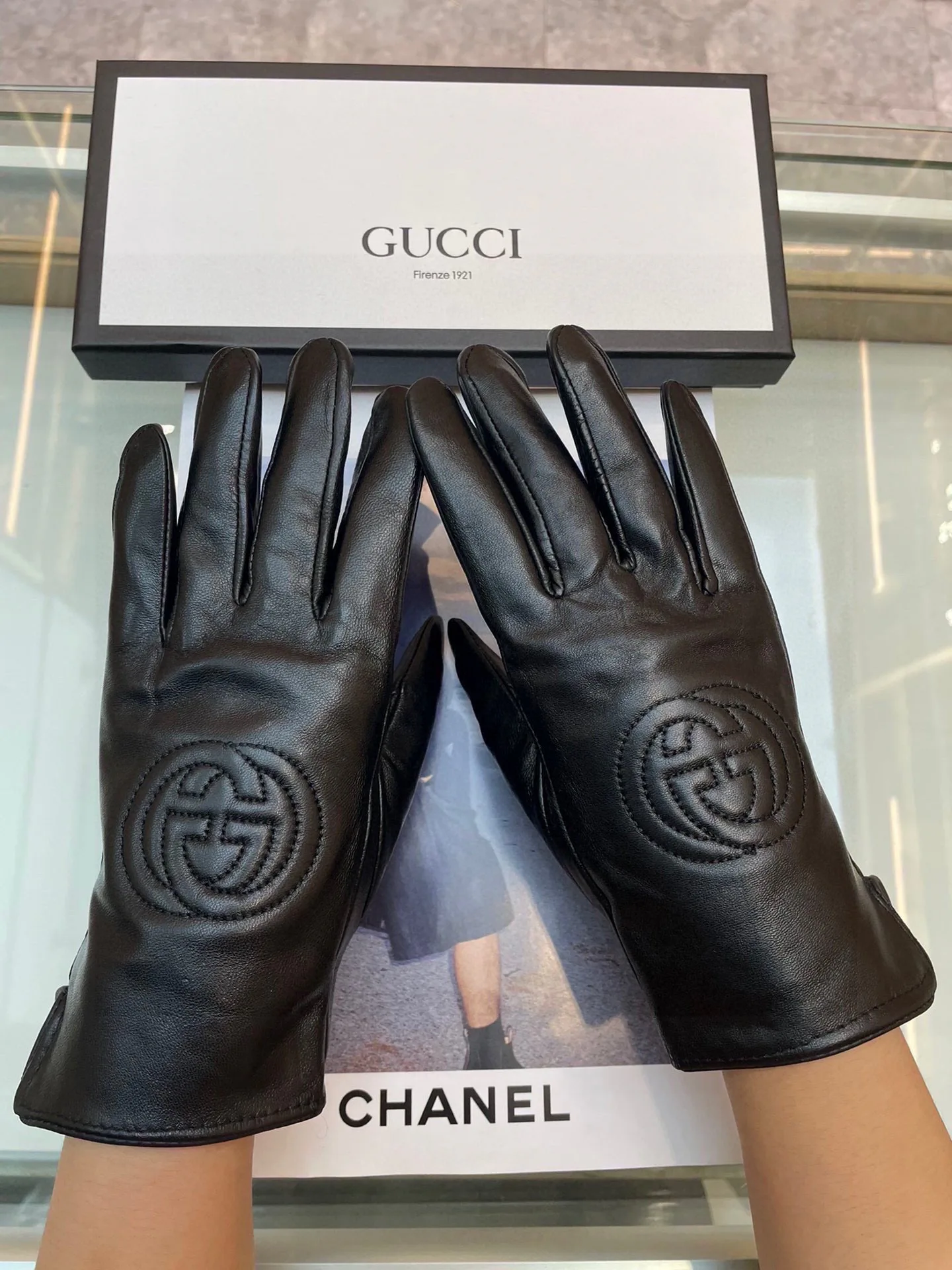 Перчатки Gucci 386876