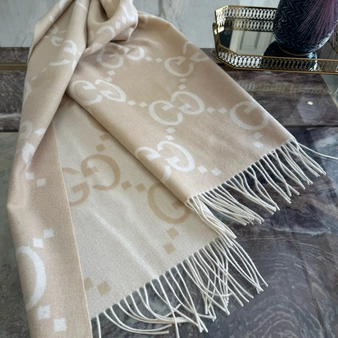 Шарфы Gucci 412300