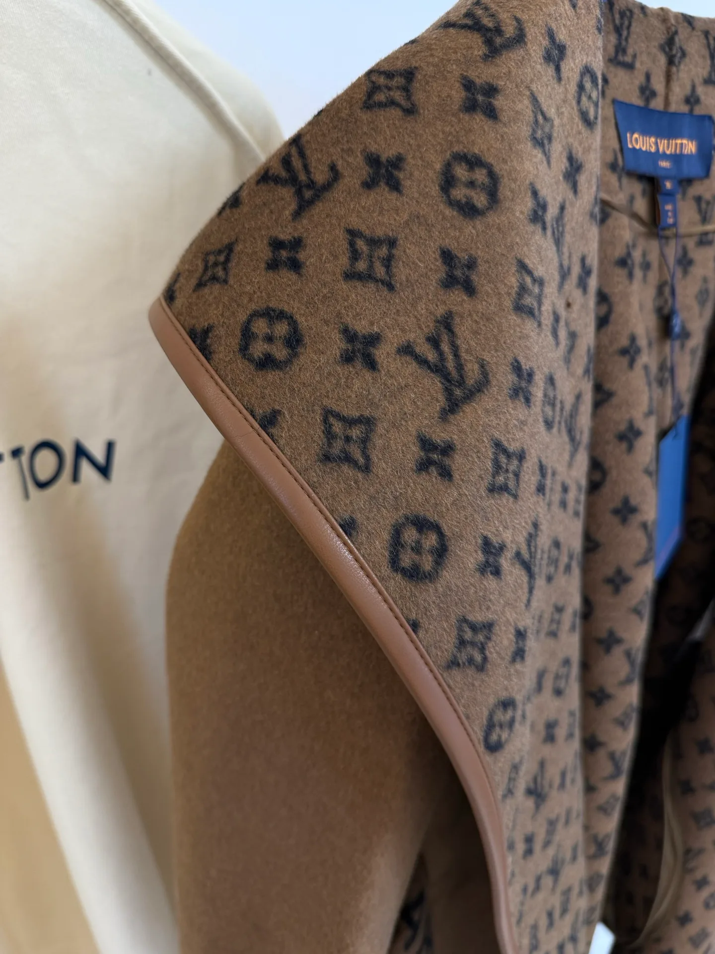 Пальто Женские Louis Vuitton 18601494