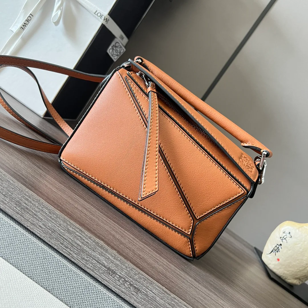 Классические Сумки Женские Loewe 13401823