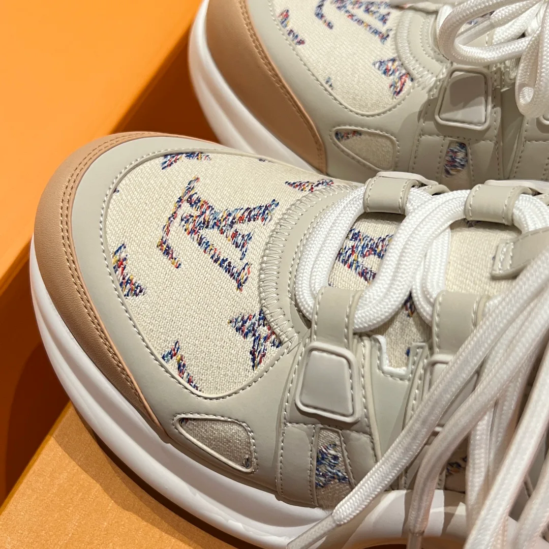 Кроссовки Женские Louis Vuitton 371402