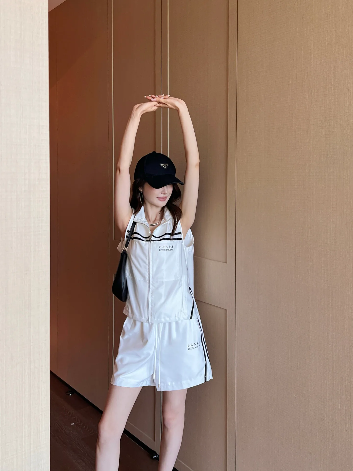 Жилеты Женские Prada 11618013