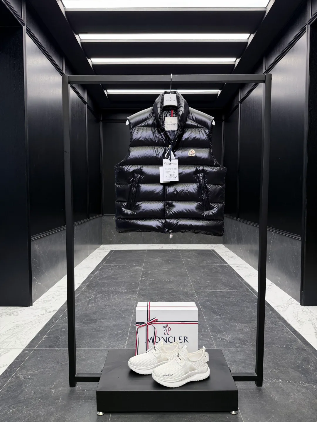 Жилеты Мужские Moncler 4443495