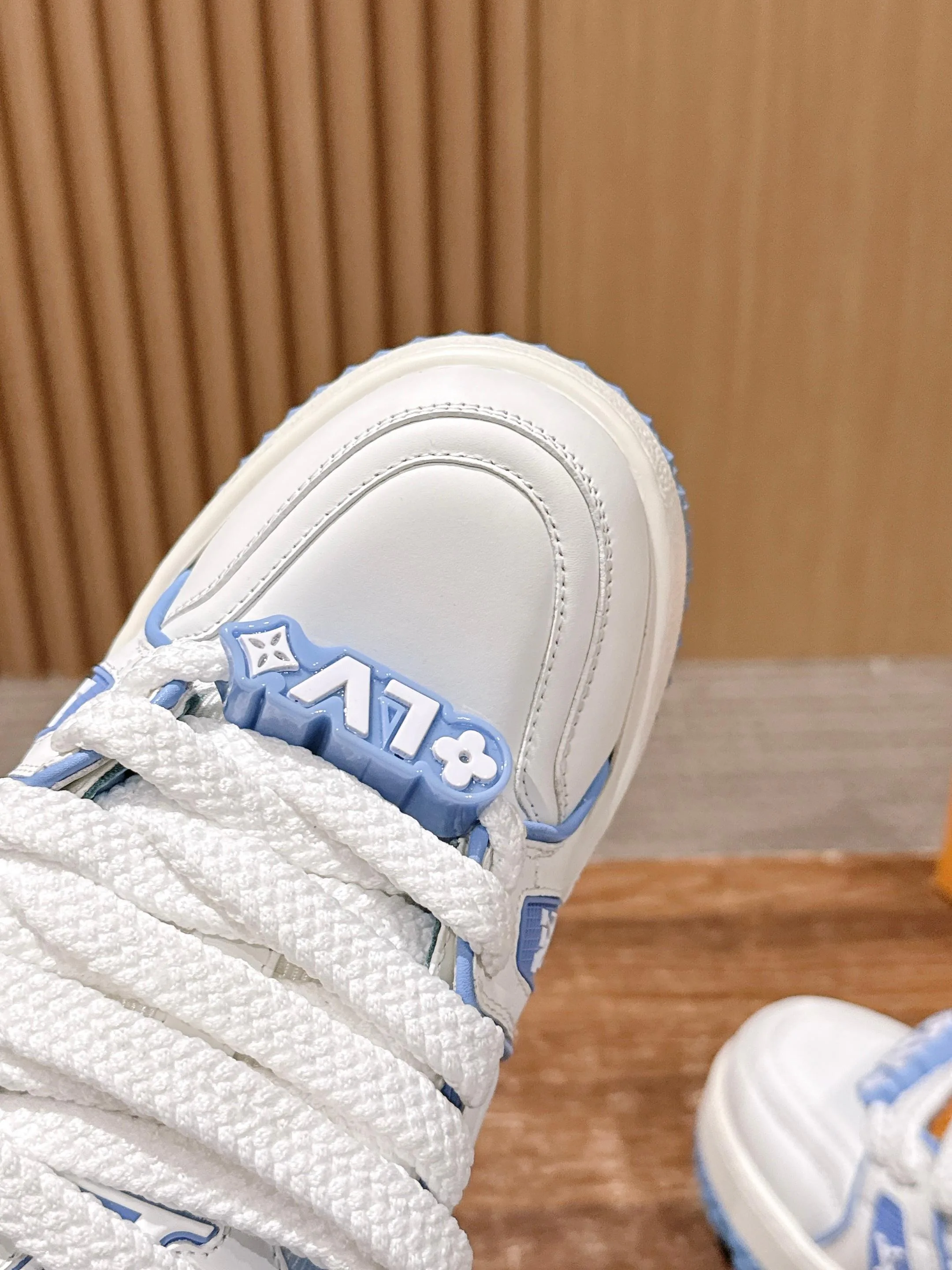 Кроссовки Женские Louis Vuitton 4269600