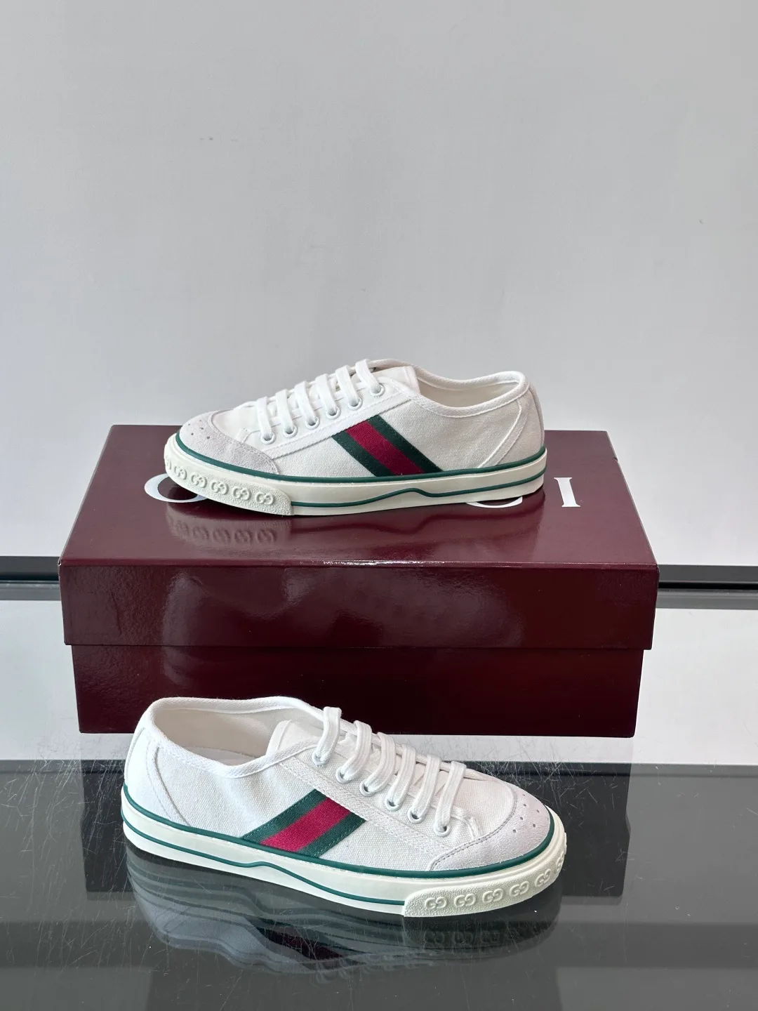Кроссовки Женские Gucci 17941061