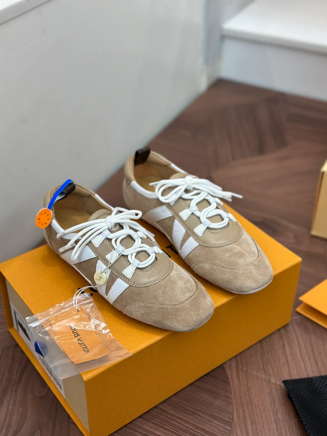 Кроссовки Женские Louis Vuitton 19480031