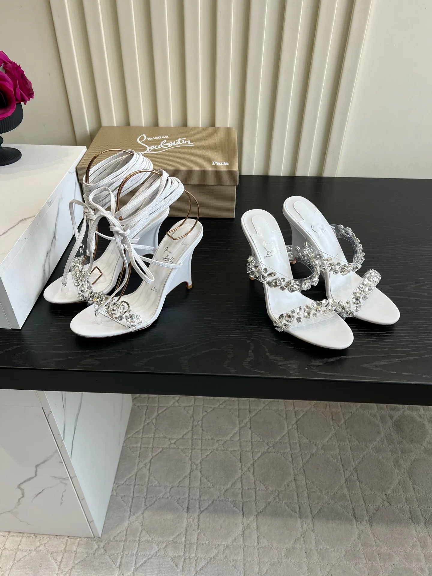 Босоножки Женские Christian Louboutin 18614258