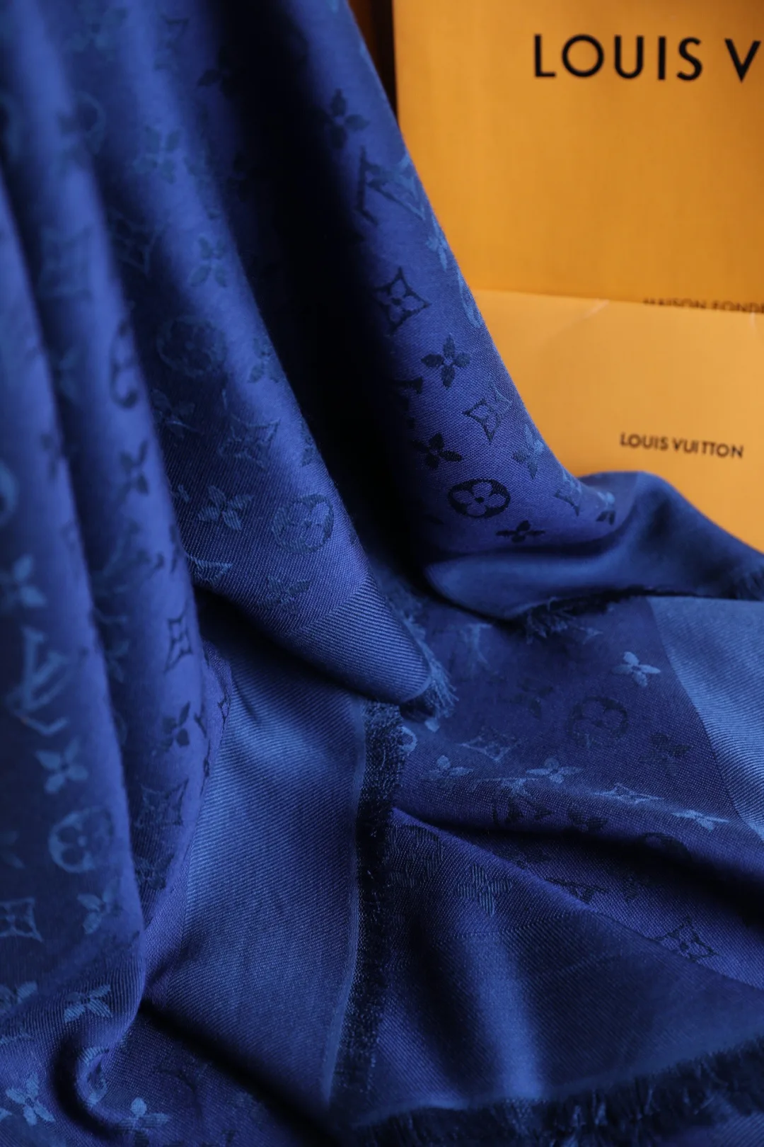 Шарфы Louis Vuitton 1431400