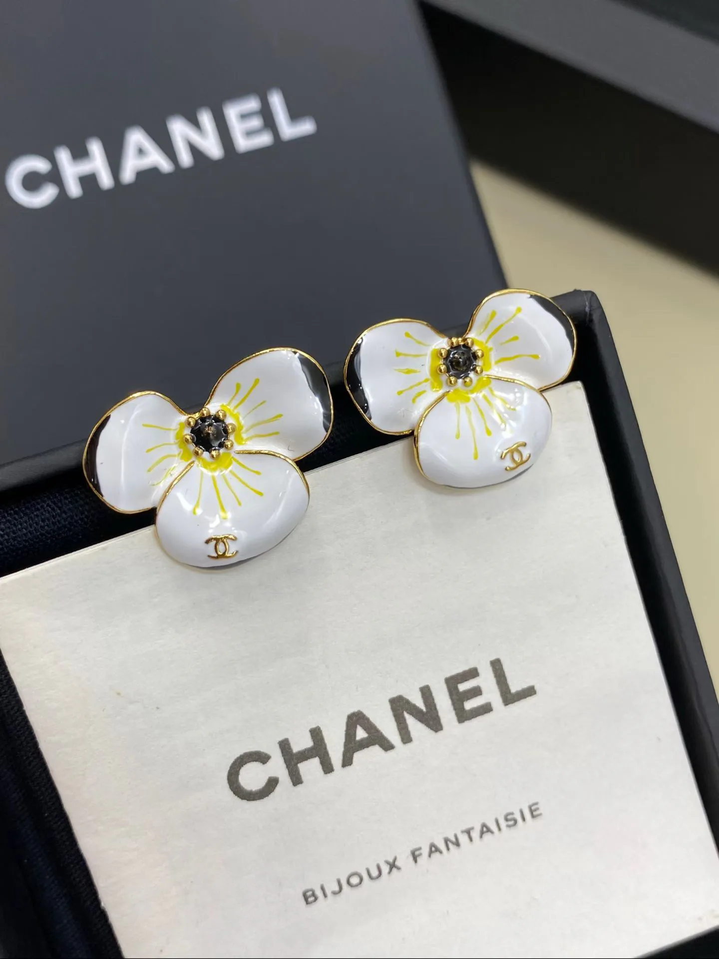 Бижутерия Chanel 18122625