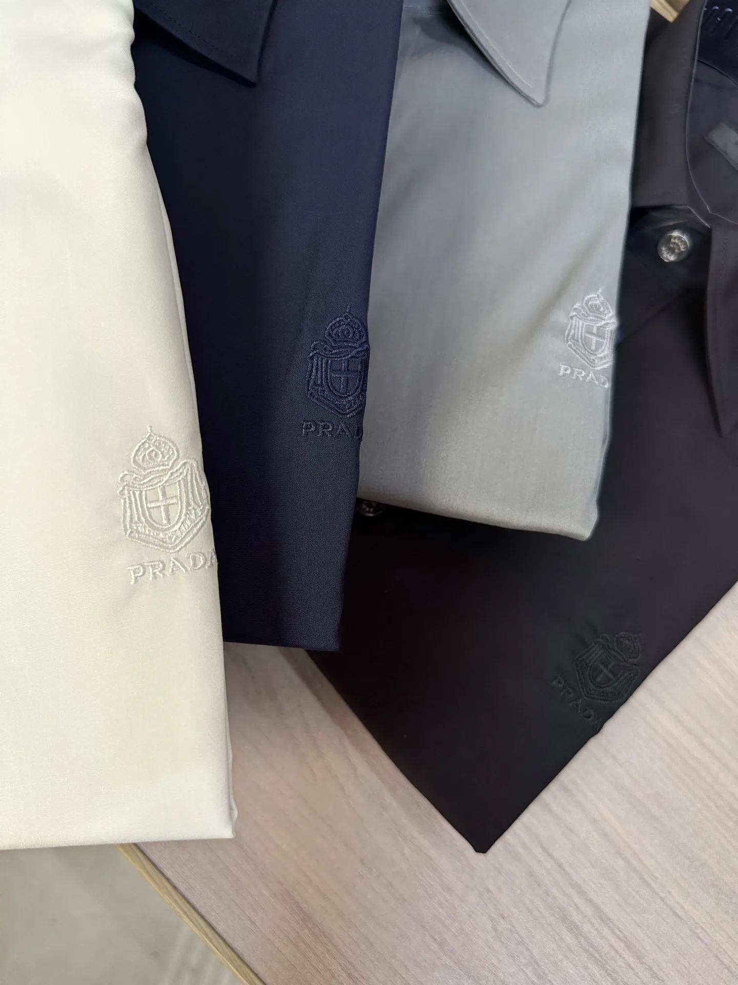 Рубашки Мужские Prada 18711662