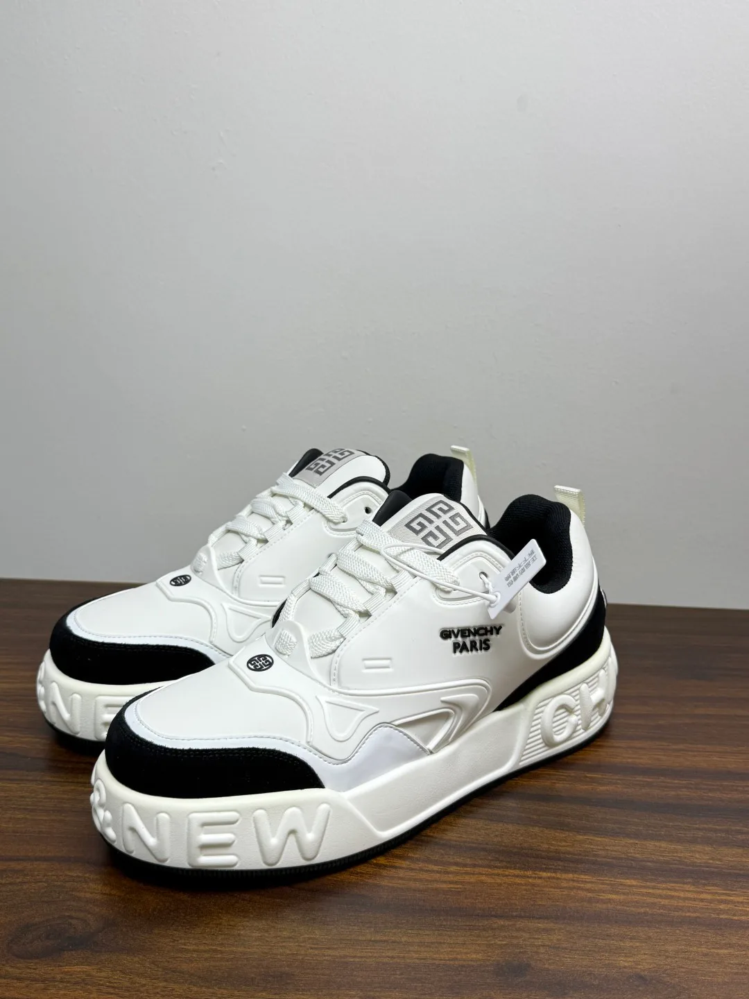 Кроссовки Мужские Givenchy 19057166