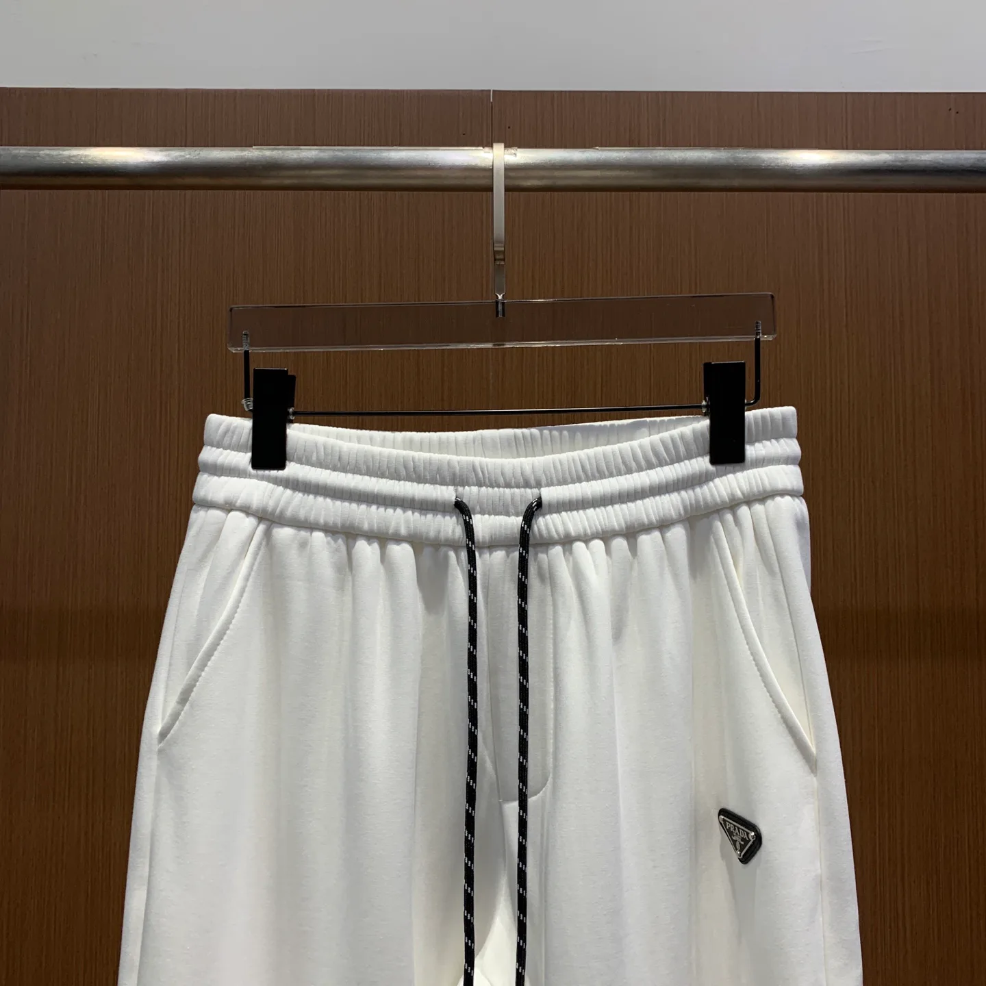 Брюки Мужские Prada 17920663