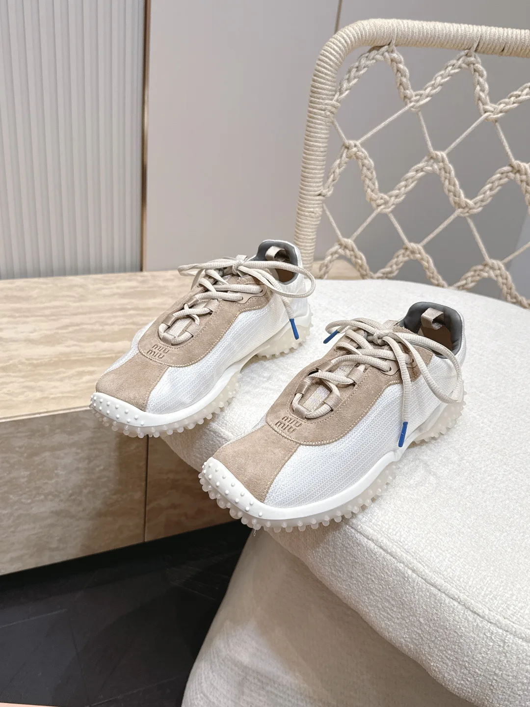 Кроссовки Женские Miu Miu 17366639