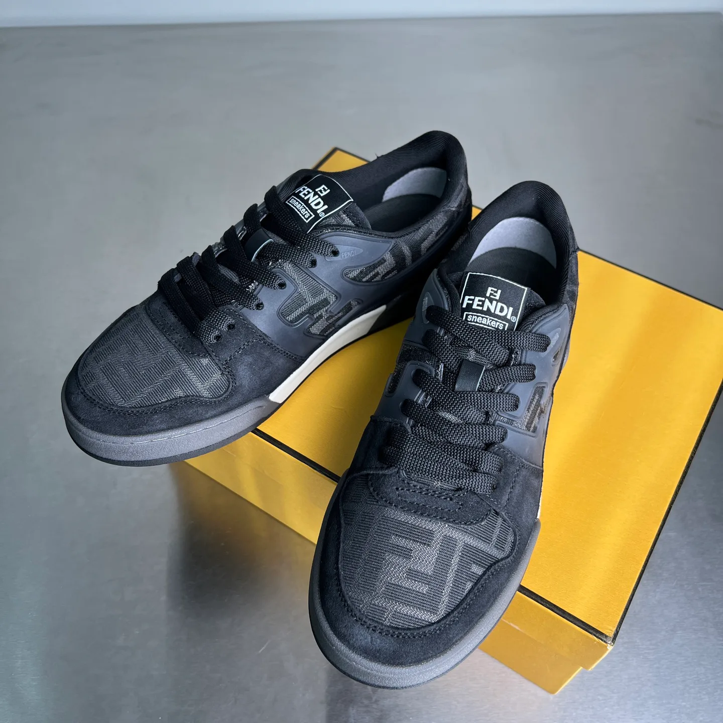 Кроссовки Женские Fendi 32726