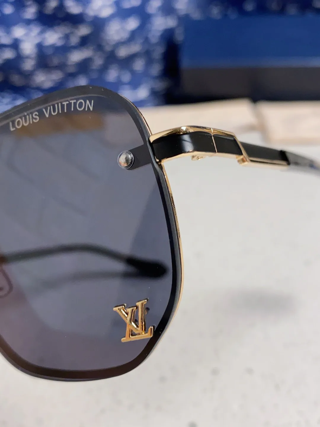 Очки Louis Vuitton 13135673