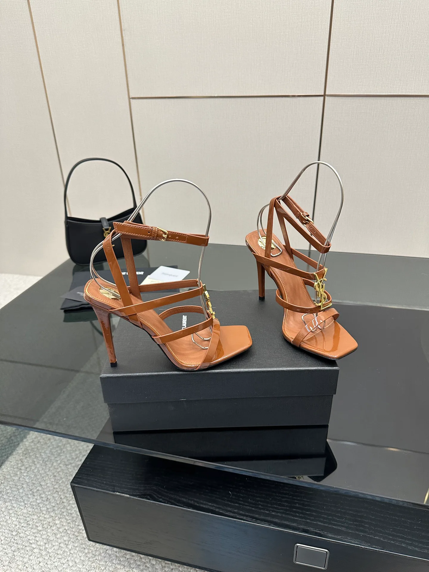Босоножки Женские Saint Laurent 13164404