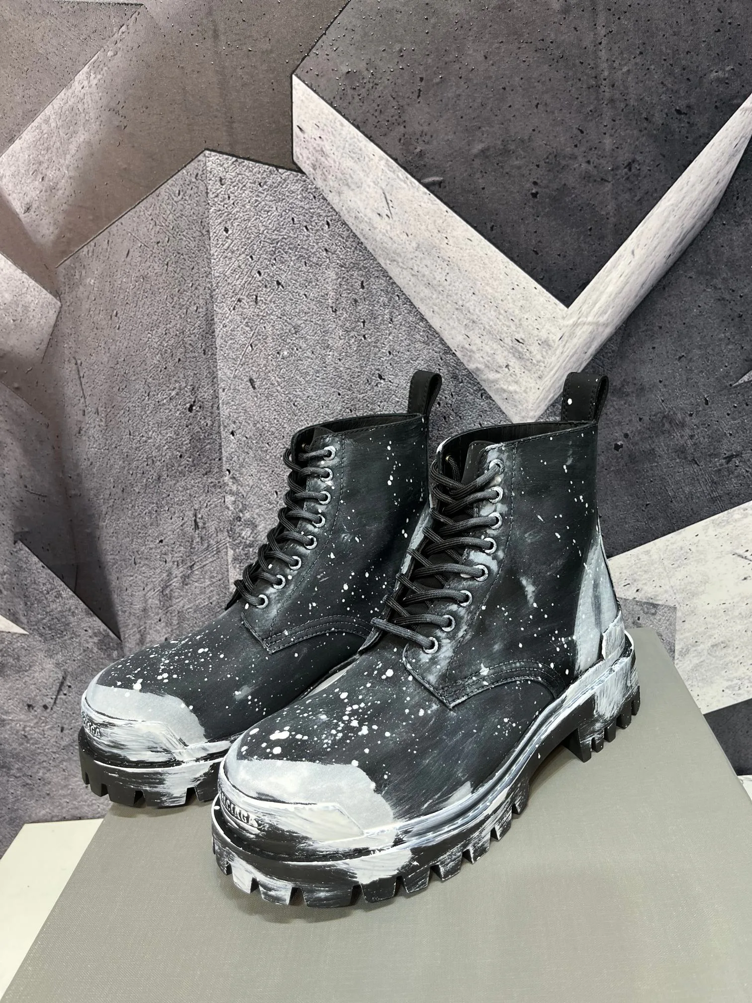Ботинки Мужские Balenciaga 17962270