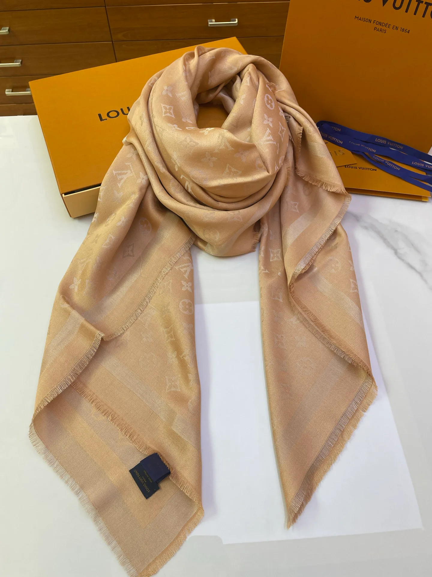 Шарфы Louis Vuitton 17898730
