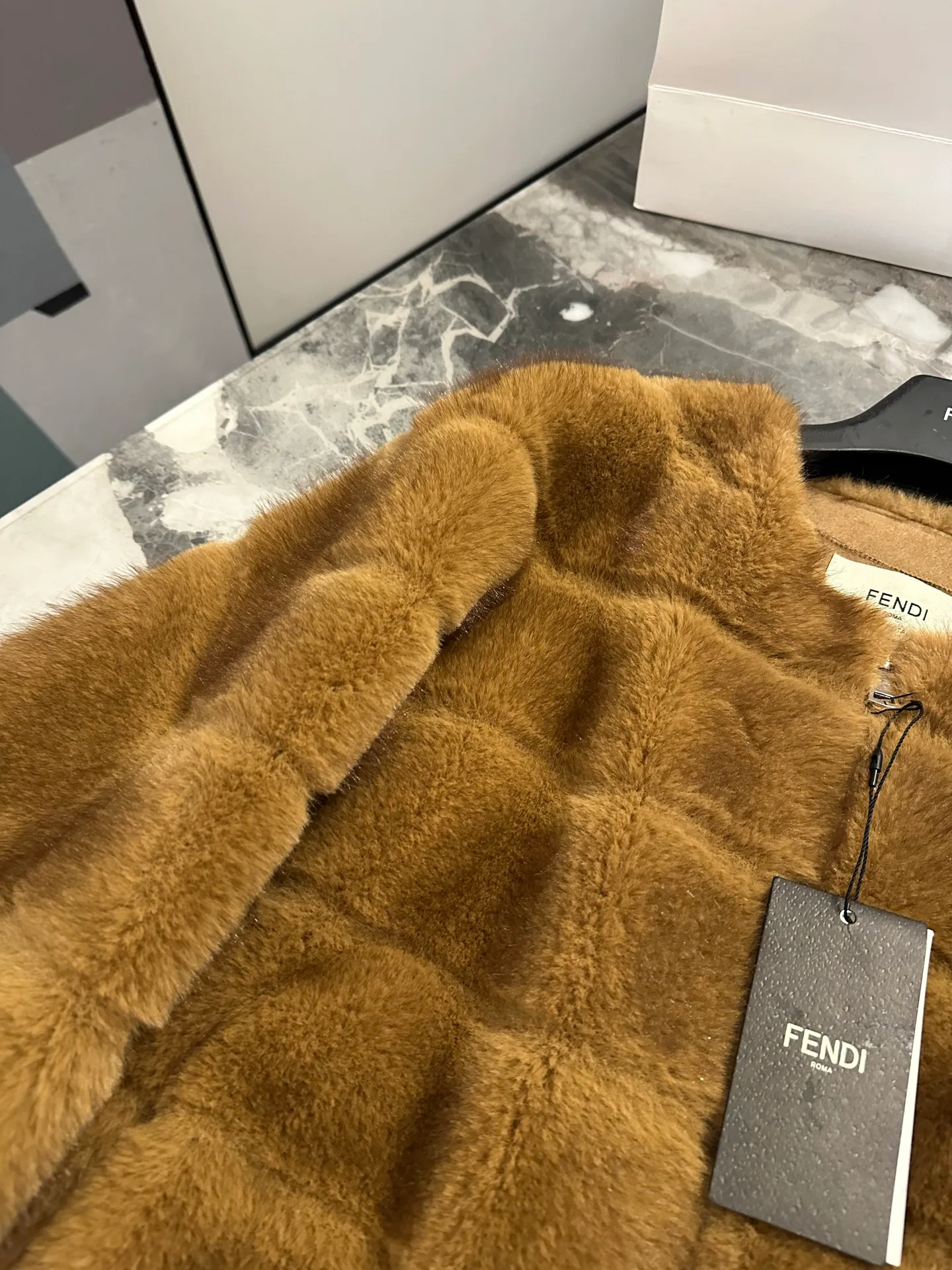Шубы Женские Fendi 19189532