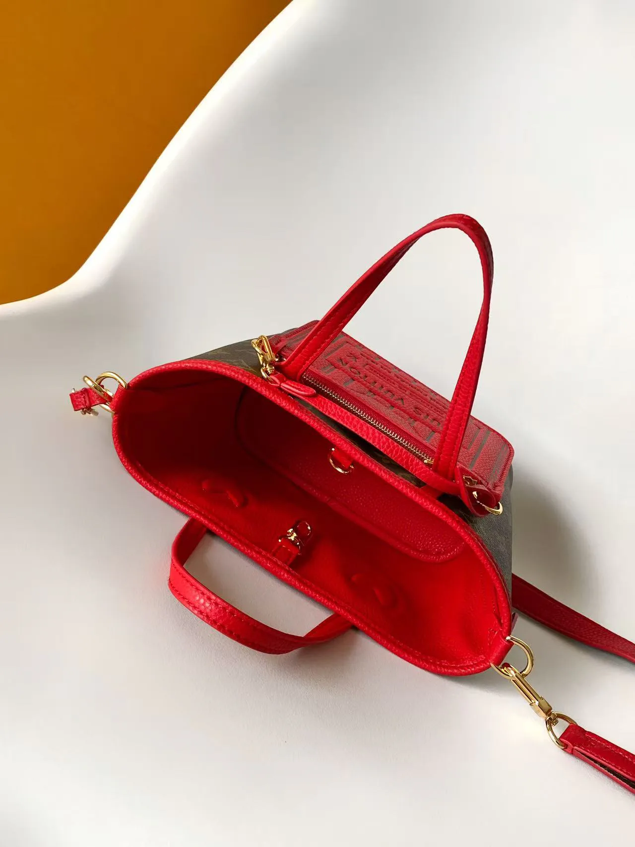 Классические Сумки Женские Louis Vuitton 17483329