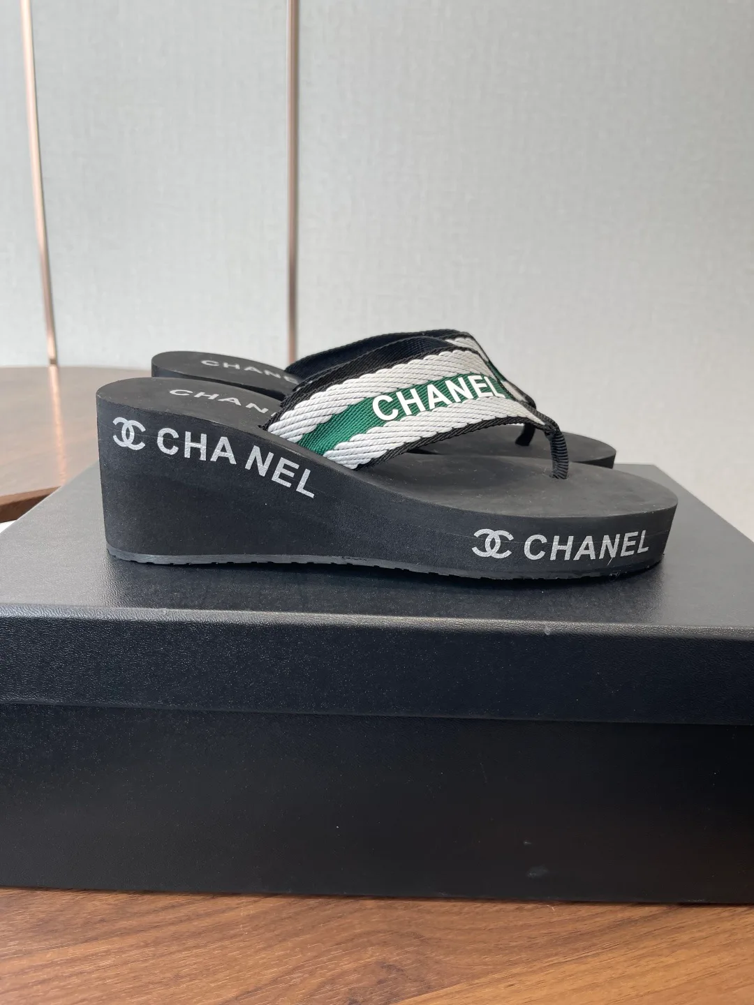 Шлепанцы Женские Chanel 11350615