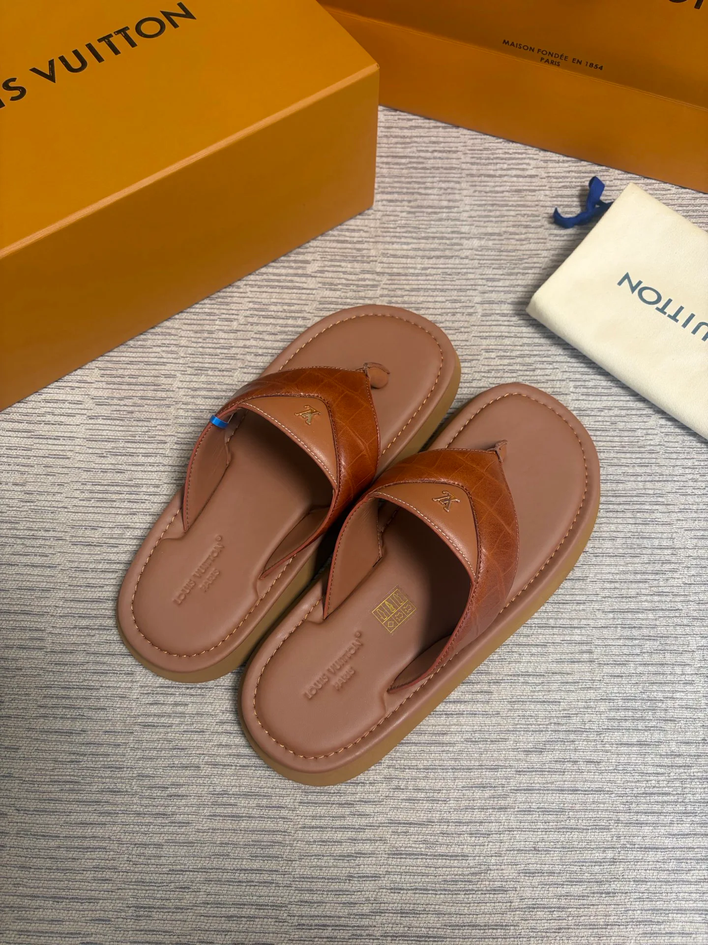 Шлепанцы Мужские Louis Vuitton 17530573