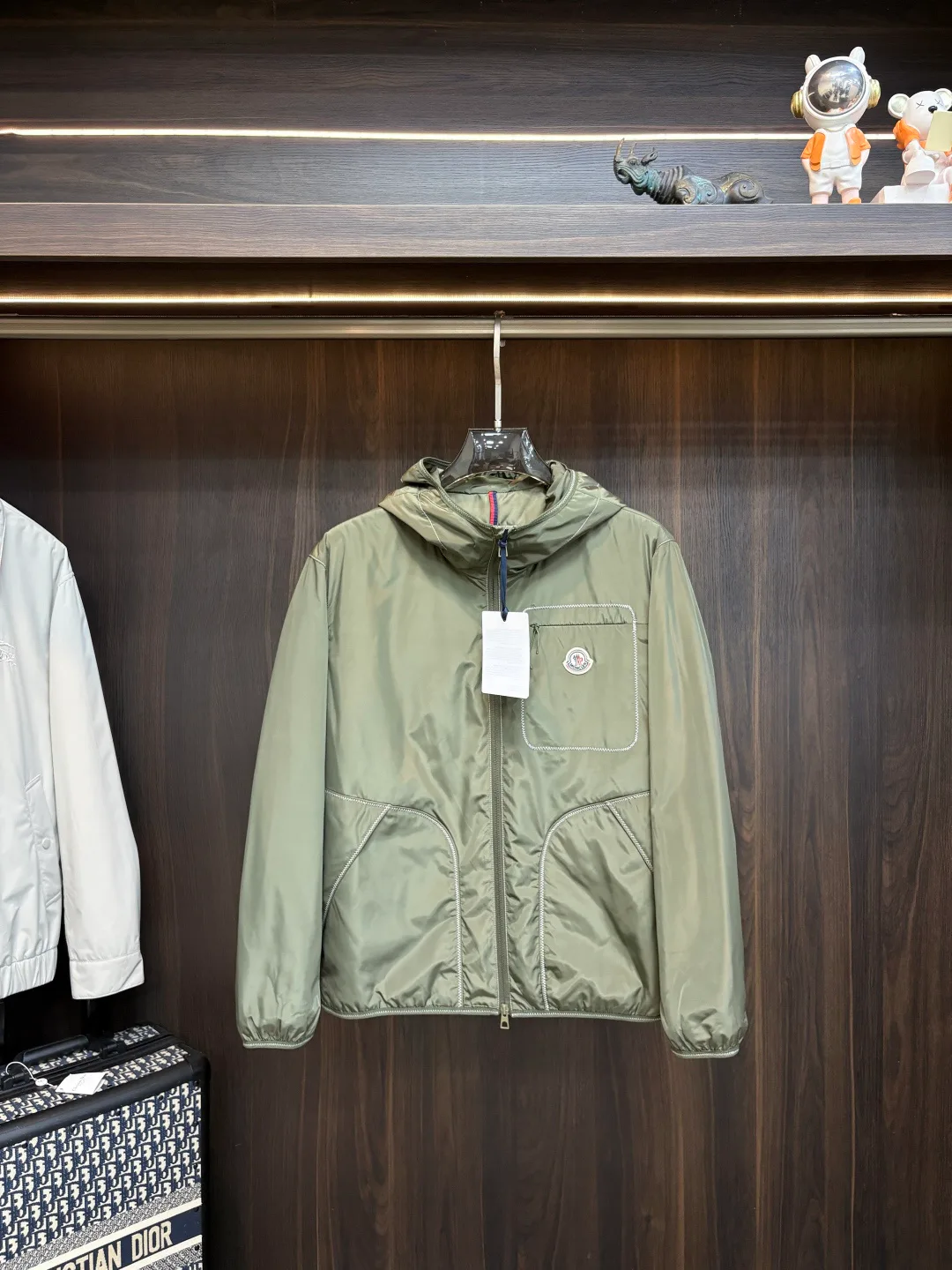 Куртки И Пуховики Женские Moncler 18157297