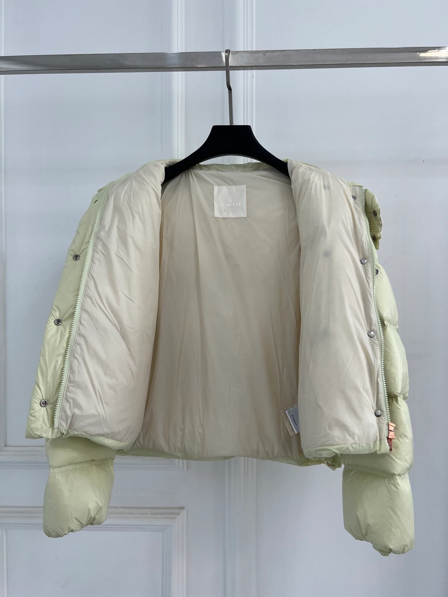 Куртки И Пуховики Женские Moncler 18416182