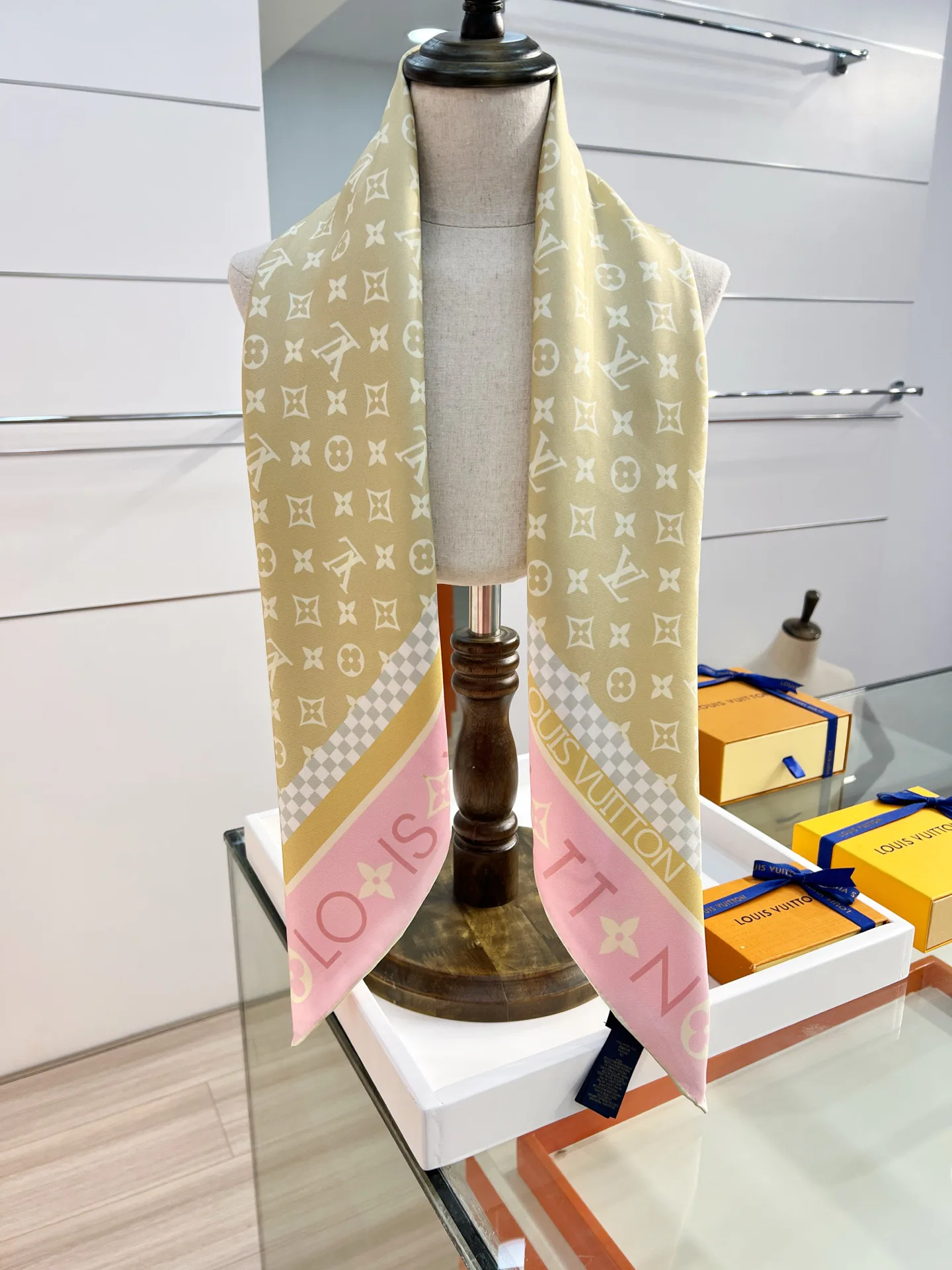 Платки Louis Vuitton 10235970