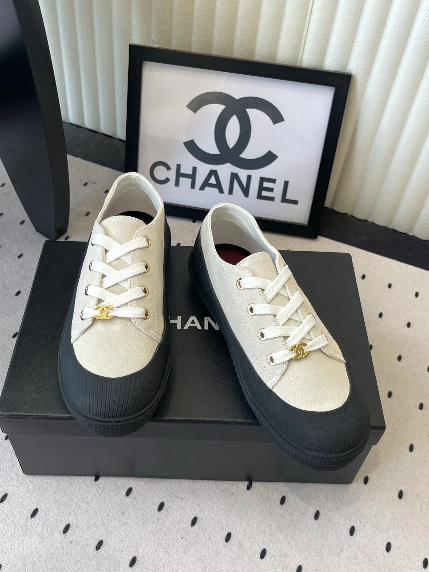 Кроссовки Женские Chanel 18069859