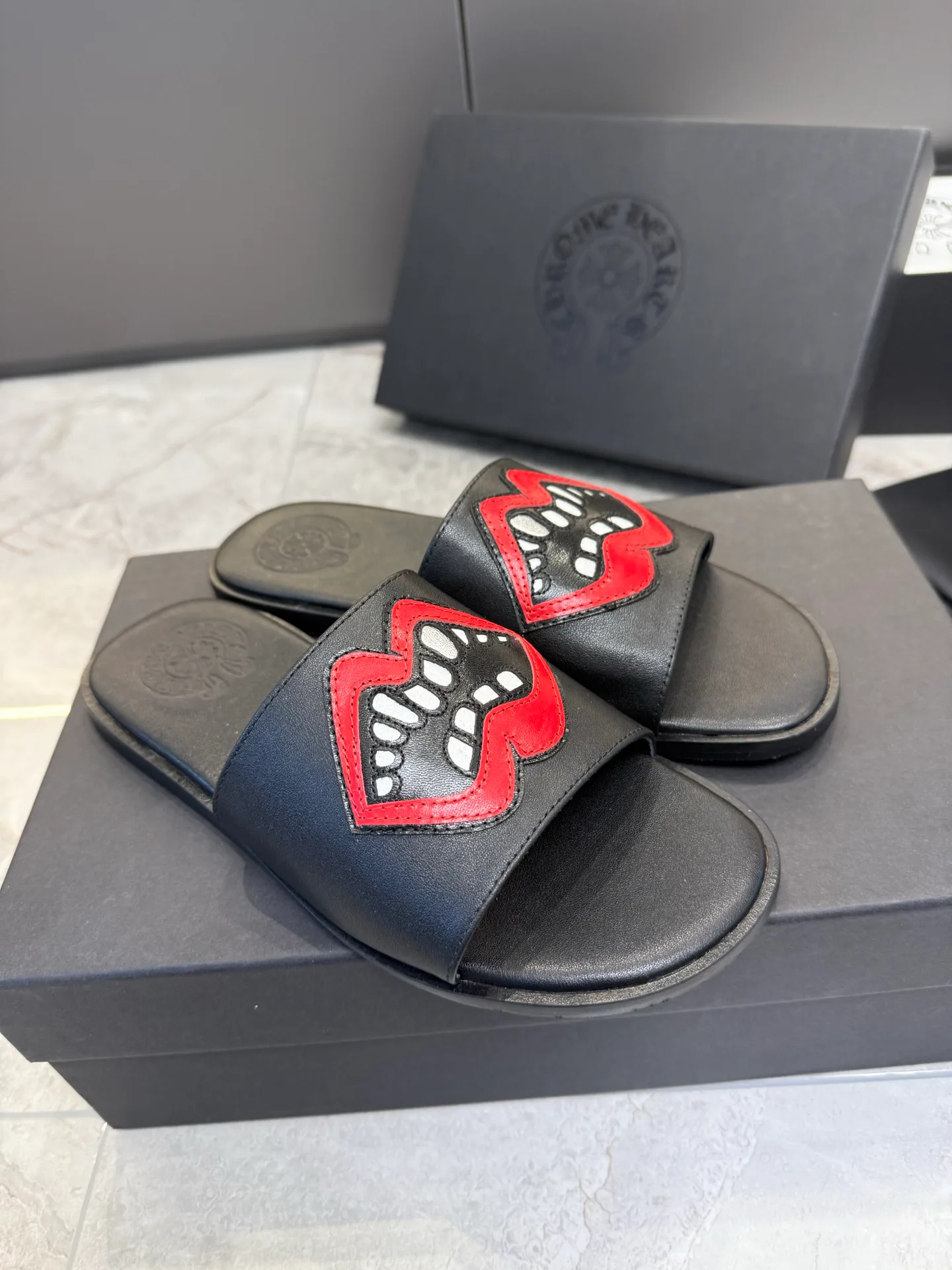 Шлепанцы Женские Chrome Hearts 1225361