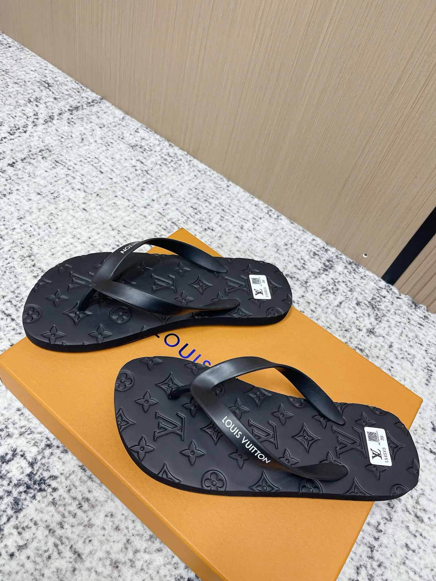 Шлепанцы Мужские Louis Vuitton 11802135