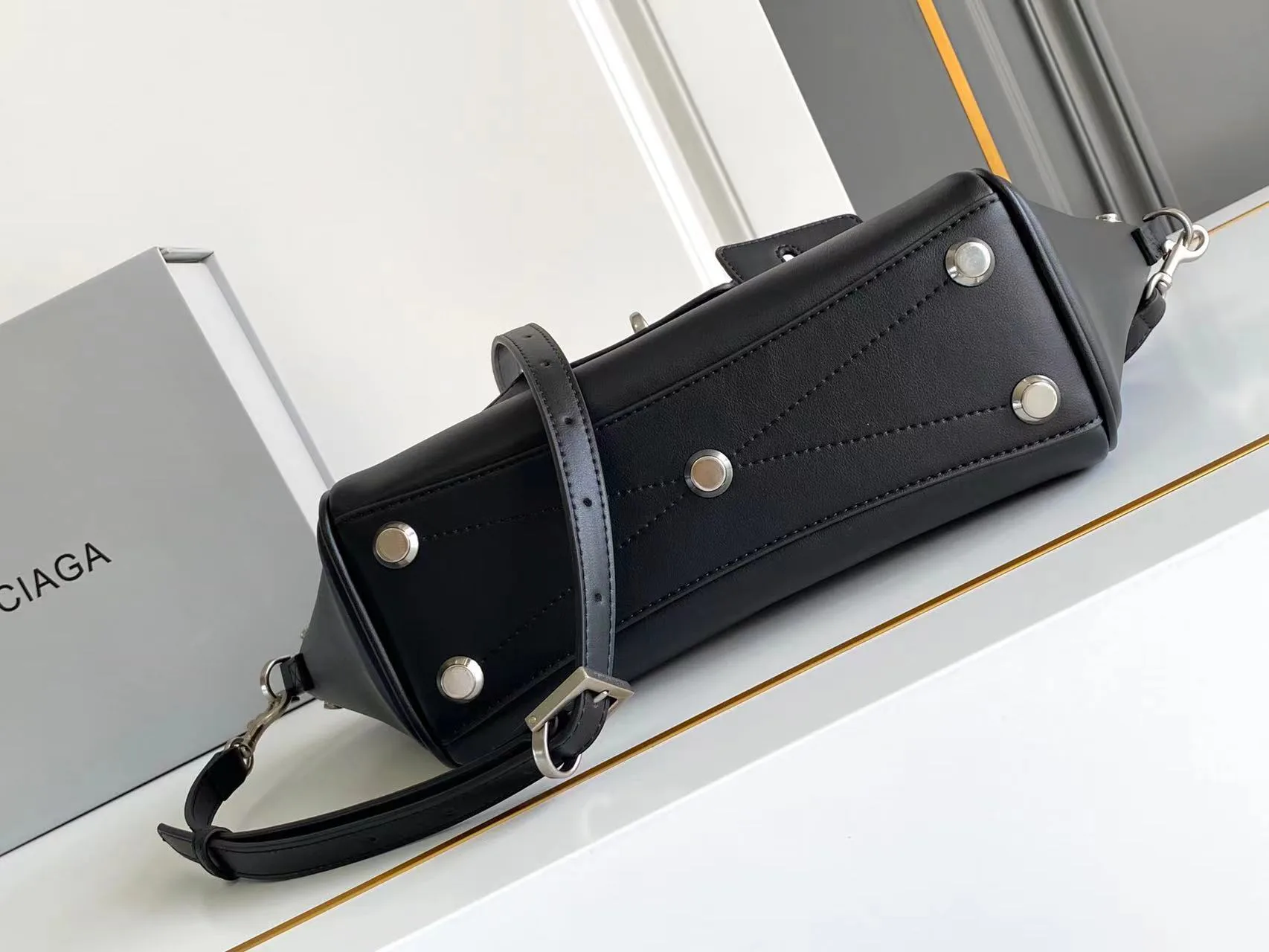 Сумки На Ремне Женские Balenciaga 84583