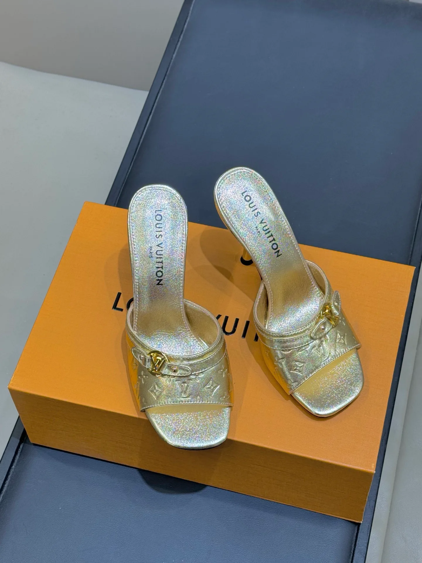 Босоножки Женские Louis Vuitton 1291457