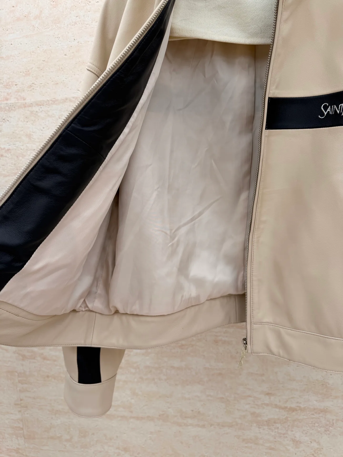 Кожаные Куртки И Дублёнки Женские Saint Laurent 17944669